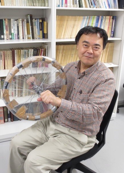 中島先生顔写真.jpg