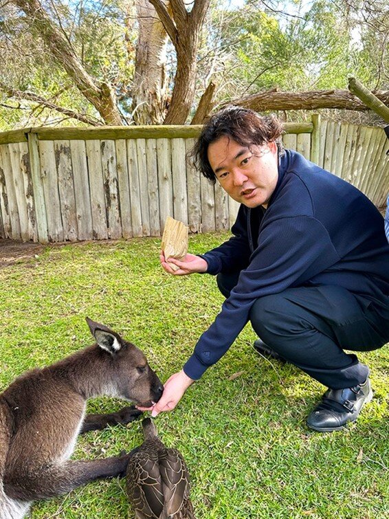 松本先生顔写真.jpg